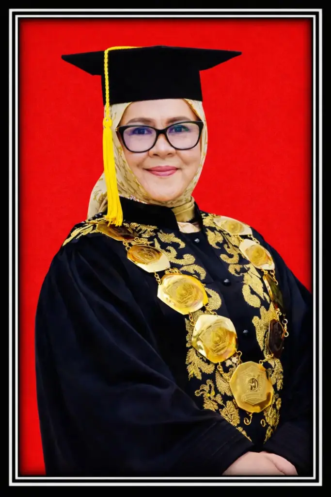 Dr. Hj Titin Dunggio, M.Si., M.Kes